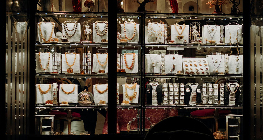 6 Helpful Tips for Running a Jewelry Store in The United States